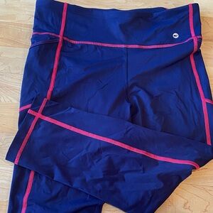 Women’s medium Vineyard Vines Performance Navy and Pink Leggings